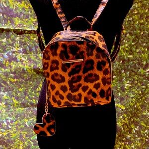 Leopard Pack